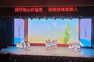 中国女超开幕表演：小朋友集体随音乐秀控球&原地单车